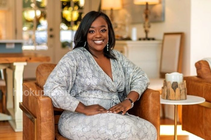 Caren: willing to hookup with someone honest and who’s ready for her